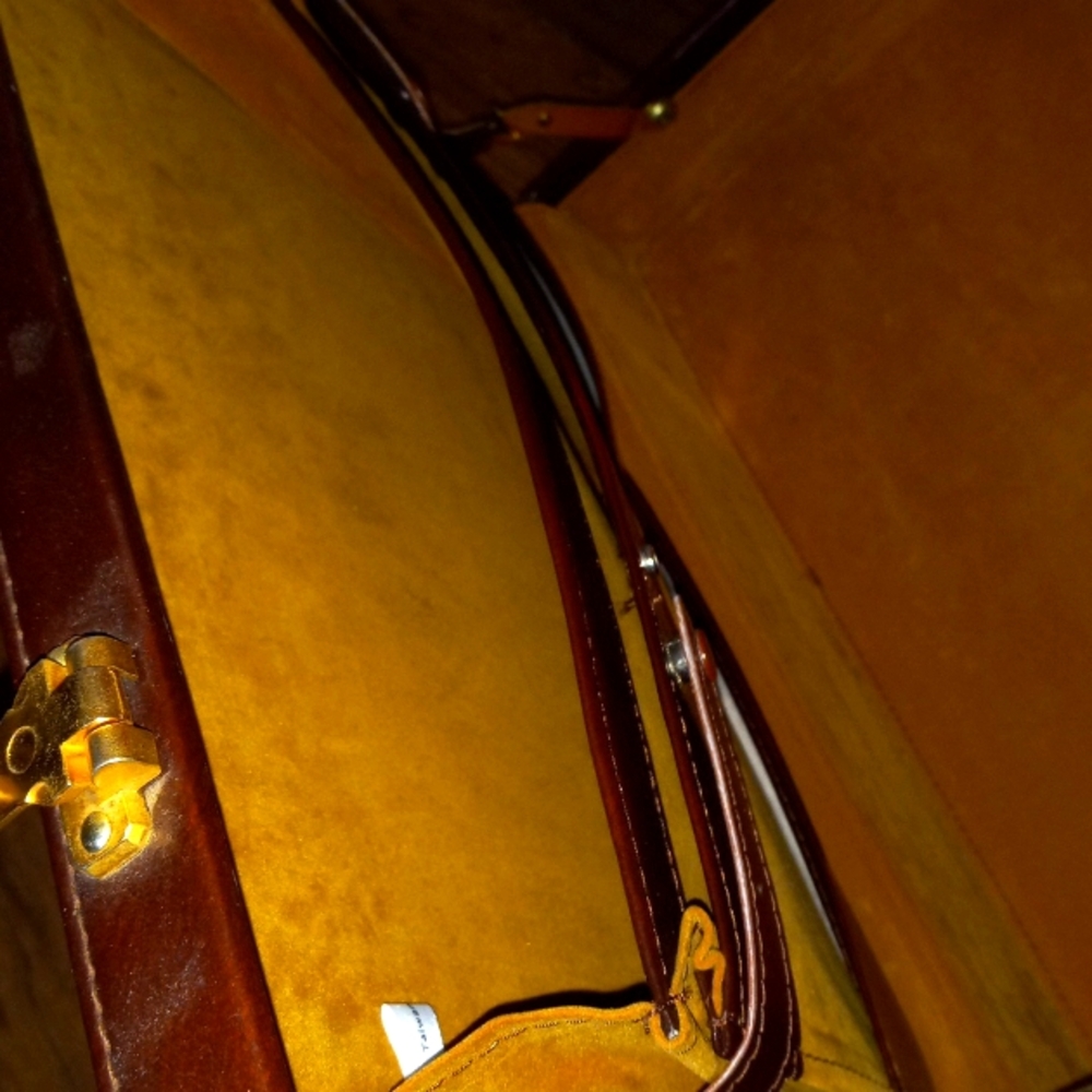 Leather case - Picture 3 of 5
